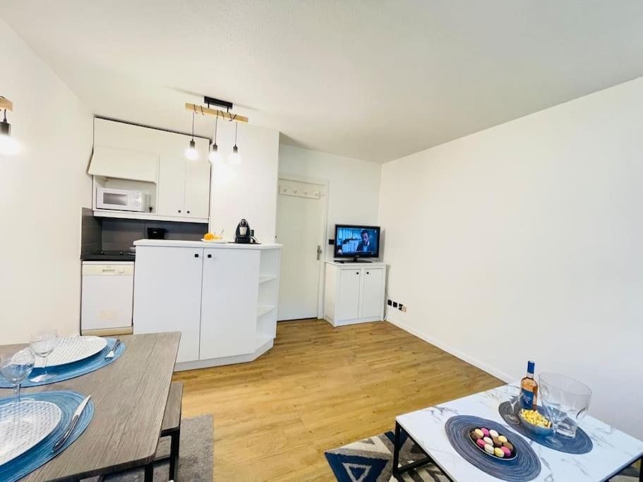 Le Chevrefeuille - Easystay83 Saint-Raphaël Buitenkant foto